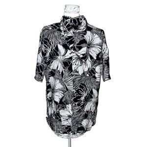 Very nice Tori Richards Mens floral Palm leaves 100% viscose Short Sleeve Button